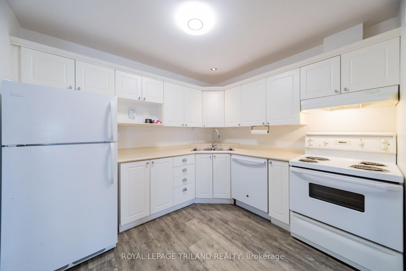 8 OAK Street • #5 • Lambton Shores, ON photo 18