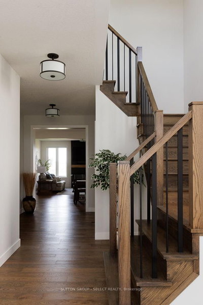 2538 Buroak Drive • London North, ON photo 2