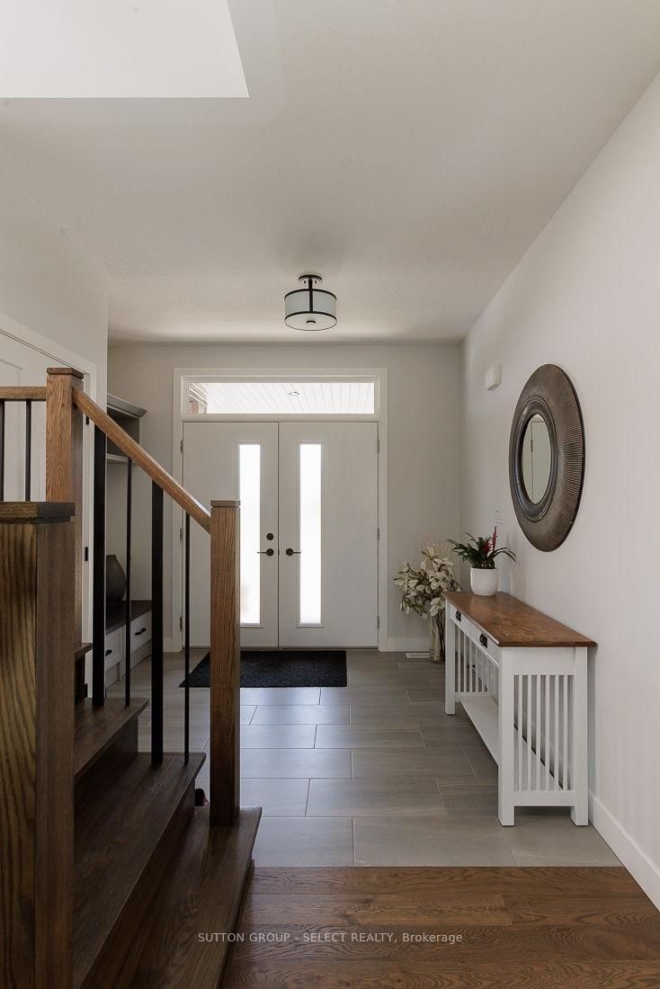 2538 Buroak Drive • London North, ON photo 3