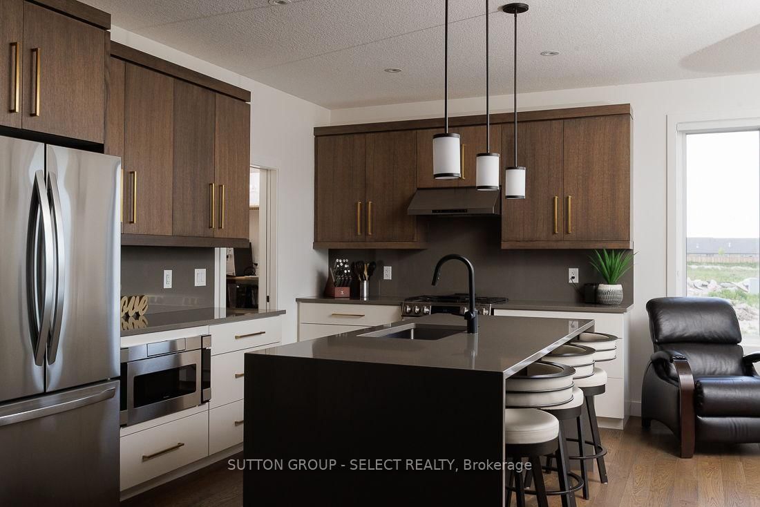 2538 Buroak Drive • London North, ON photo 8
