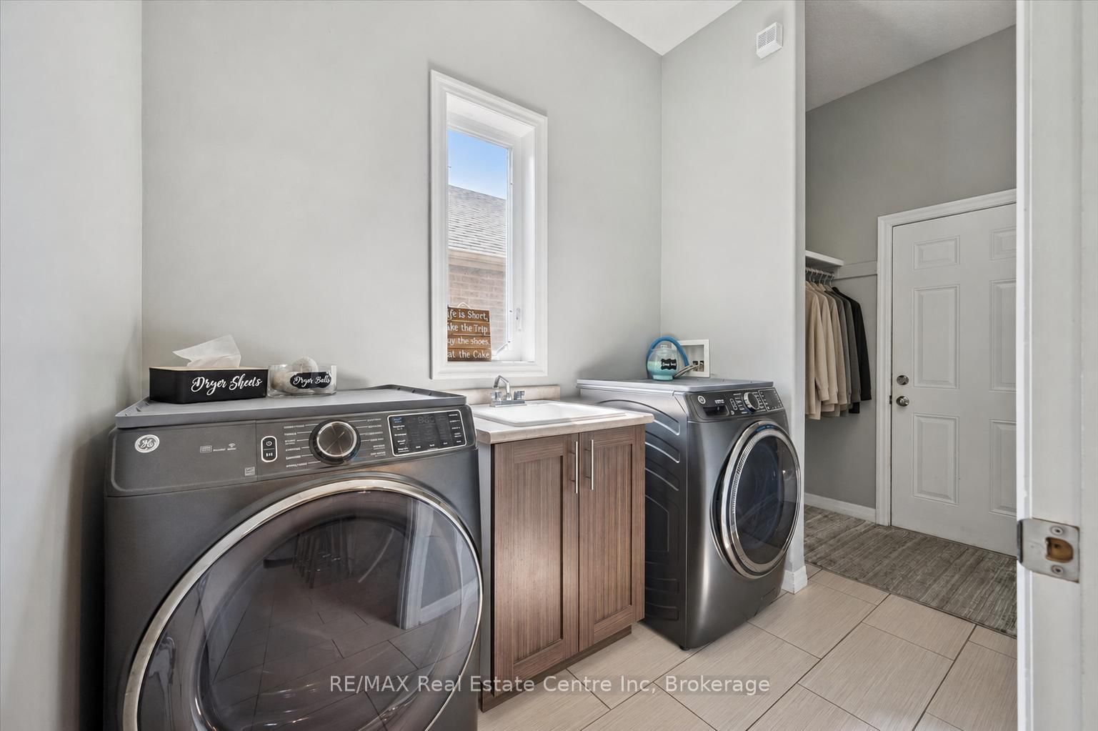 196 Maple Bush Drive • Cambridge, ON photo 10