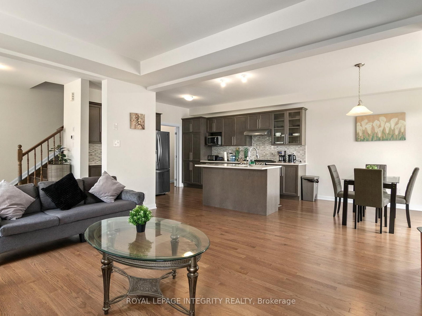 168 Maynooth Court • Ottawa, ON photo 6