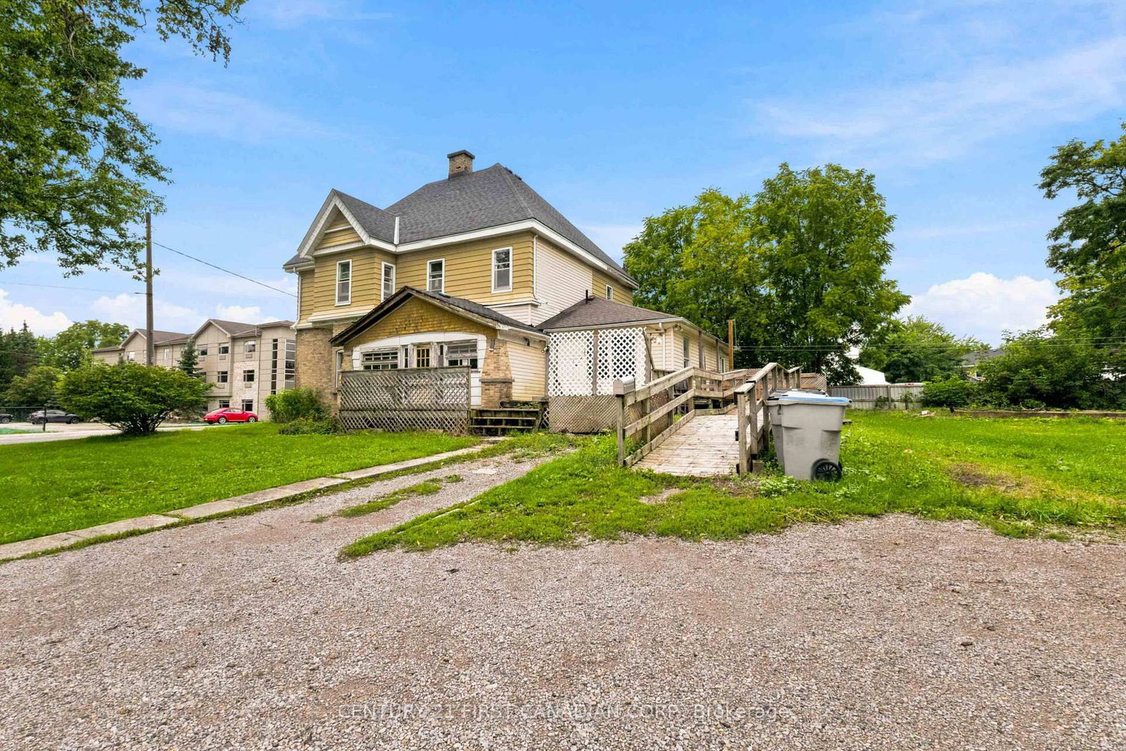 128 Main Street • Lucan Biddulph, ON photo 10