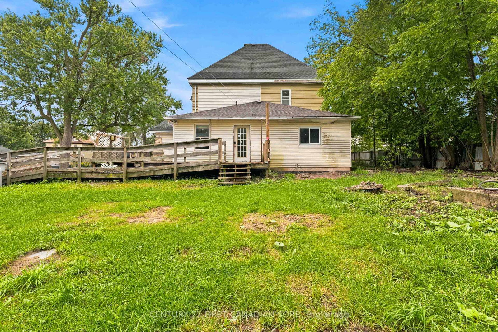 128 Main Street • Lucan Biddulph, ON photo 16
