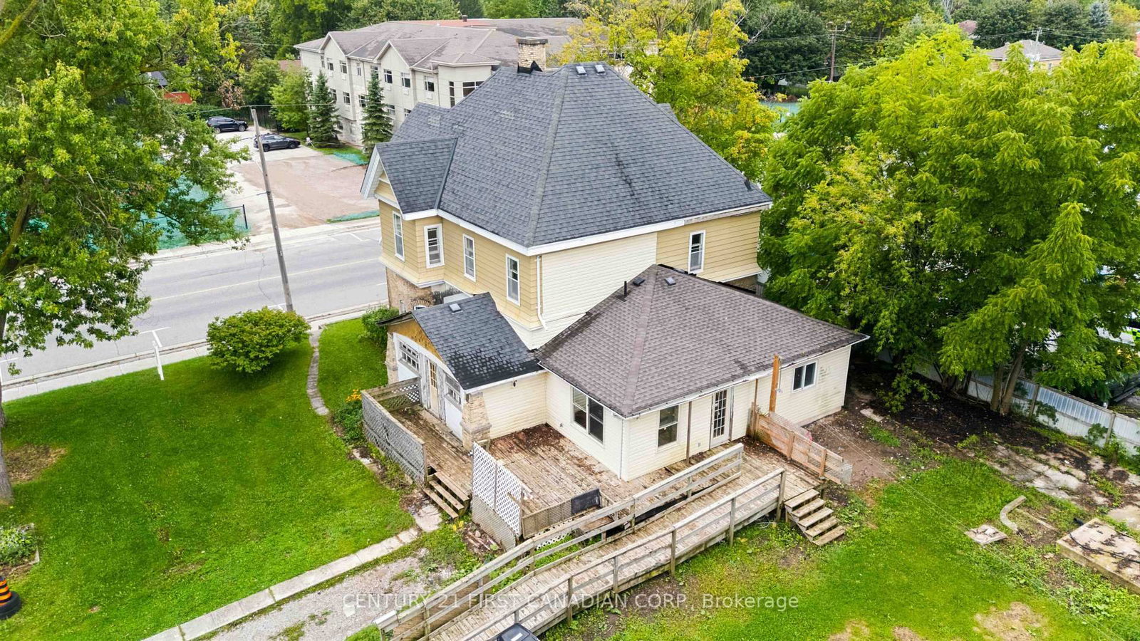 128 Main Street • Lucan Biddulph, ON photo 25
