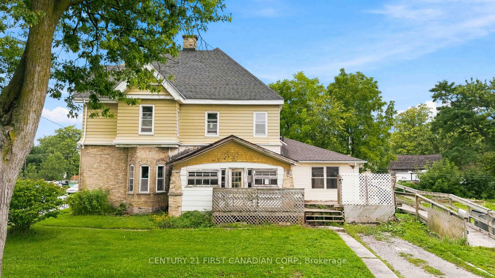 128 Main Street • Lucan Biddulph, ON photo 27
