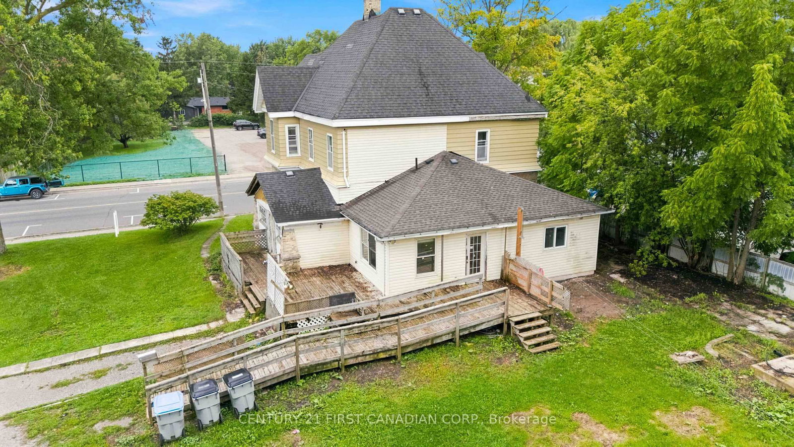 128 Main Street • Lucan Biddulph, ON photo 31