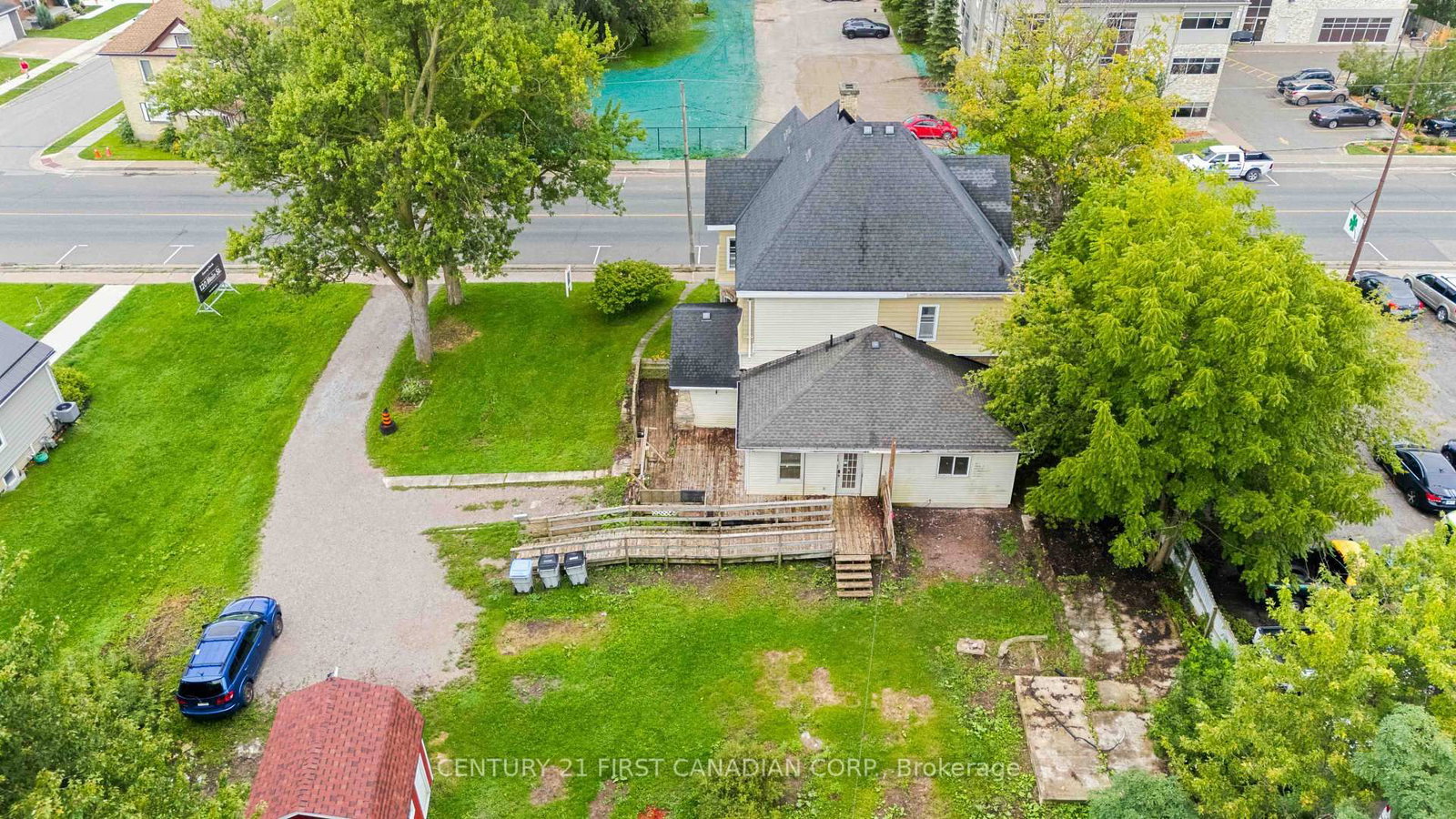 128 Main Street • Lucan Biddulph, ON photo 32