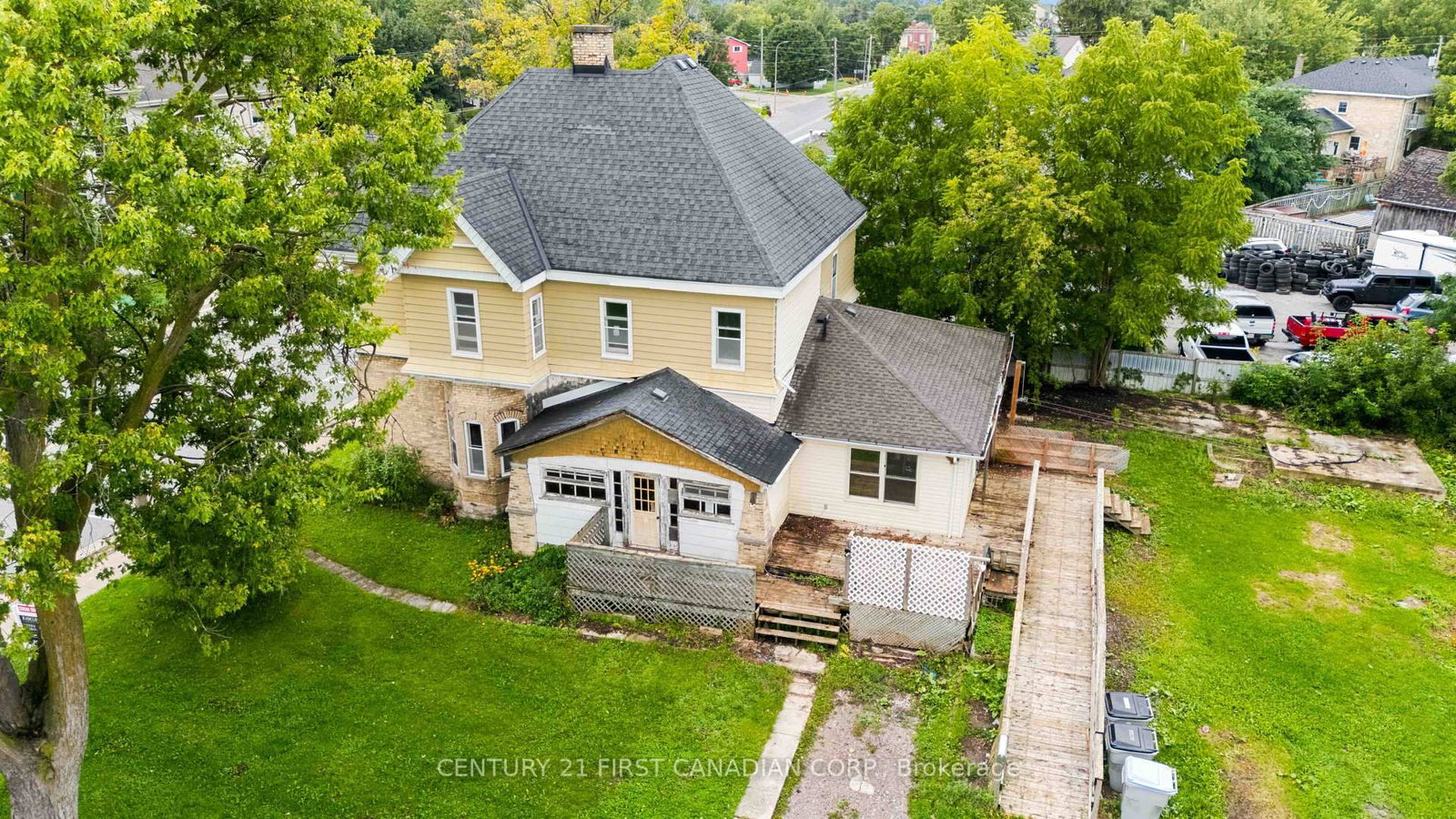 128 Main Street • Lucan Biddulph, ON photo 36