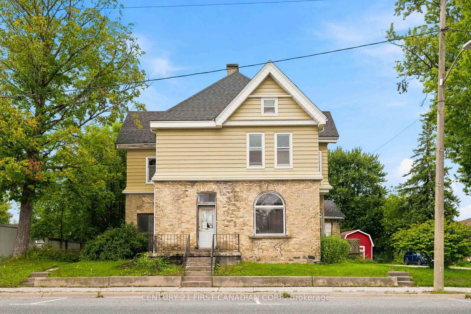 128 Main Street • Lucan Biddulph, ON photo 4