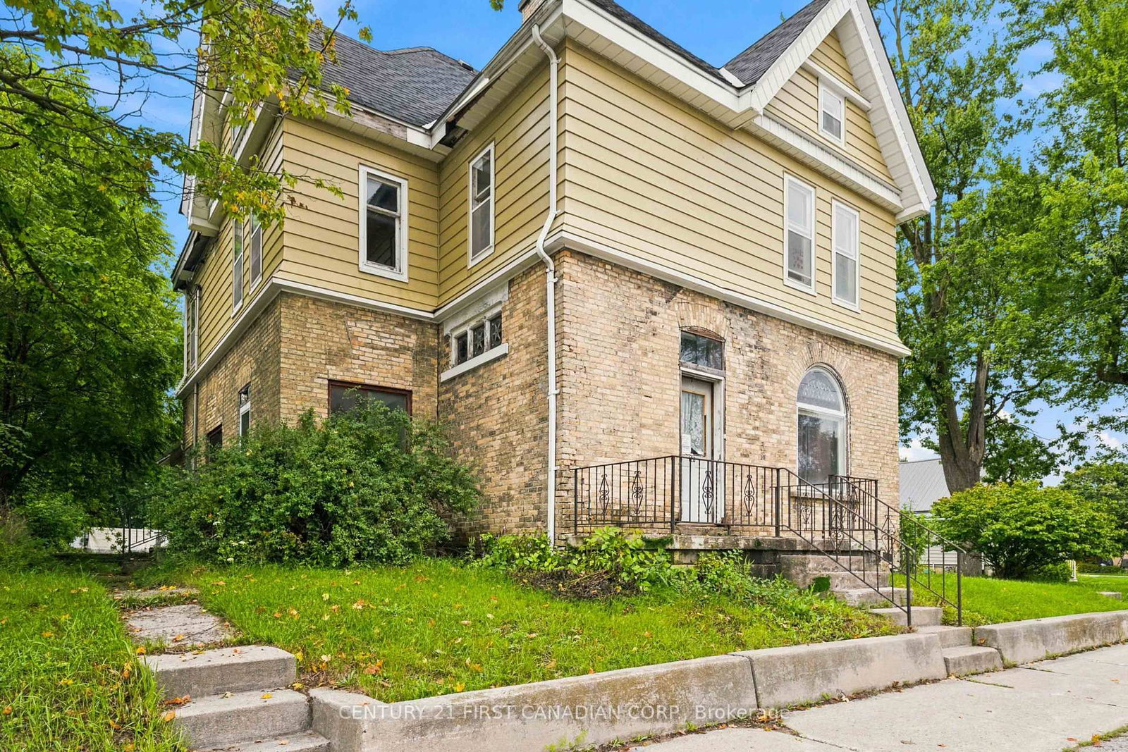128 Main Street • Lucan Biddulph, ON photo 6