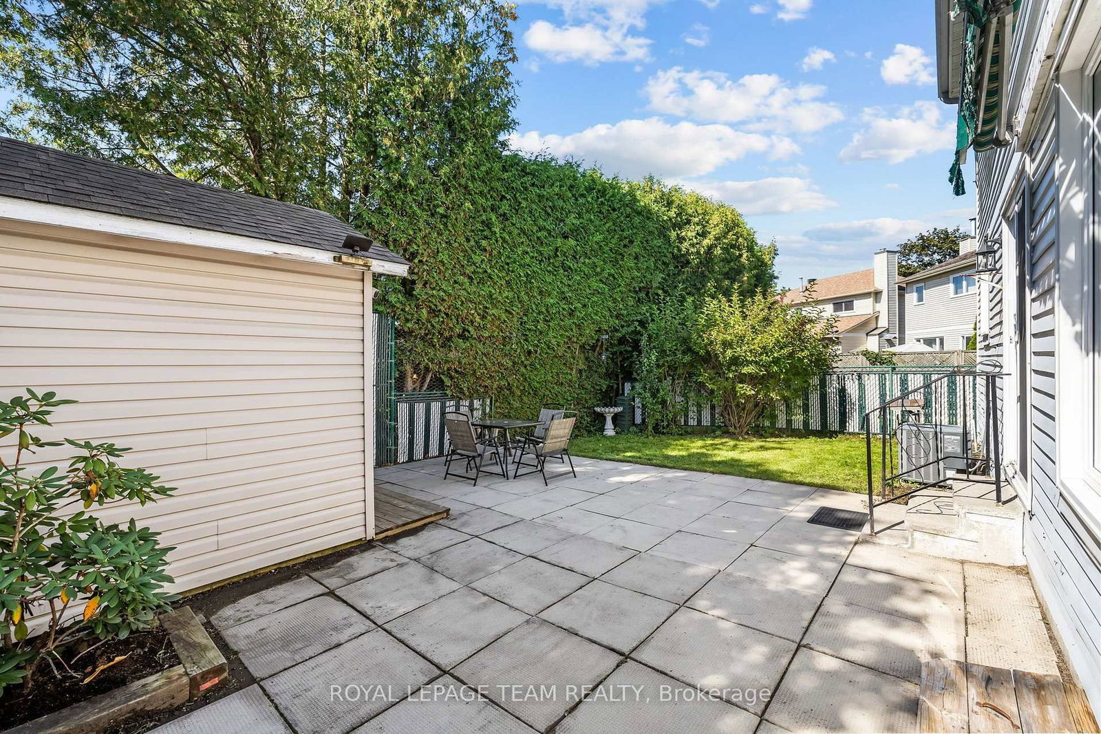 1040 Karsh Drive • Ottawa, ON photo 37