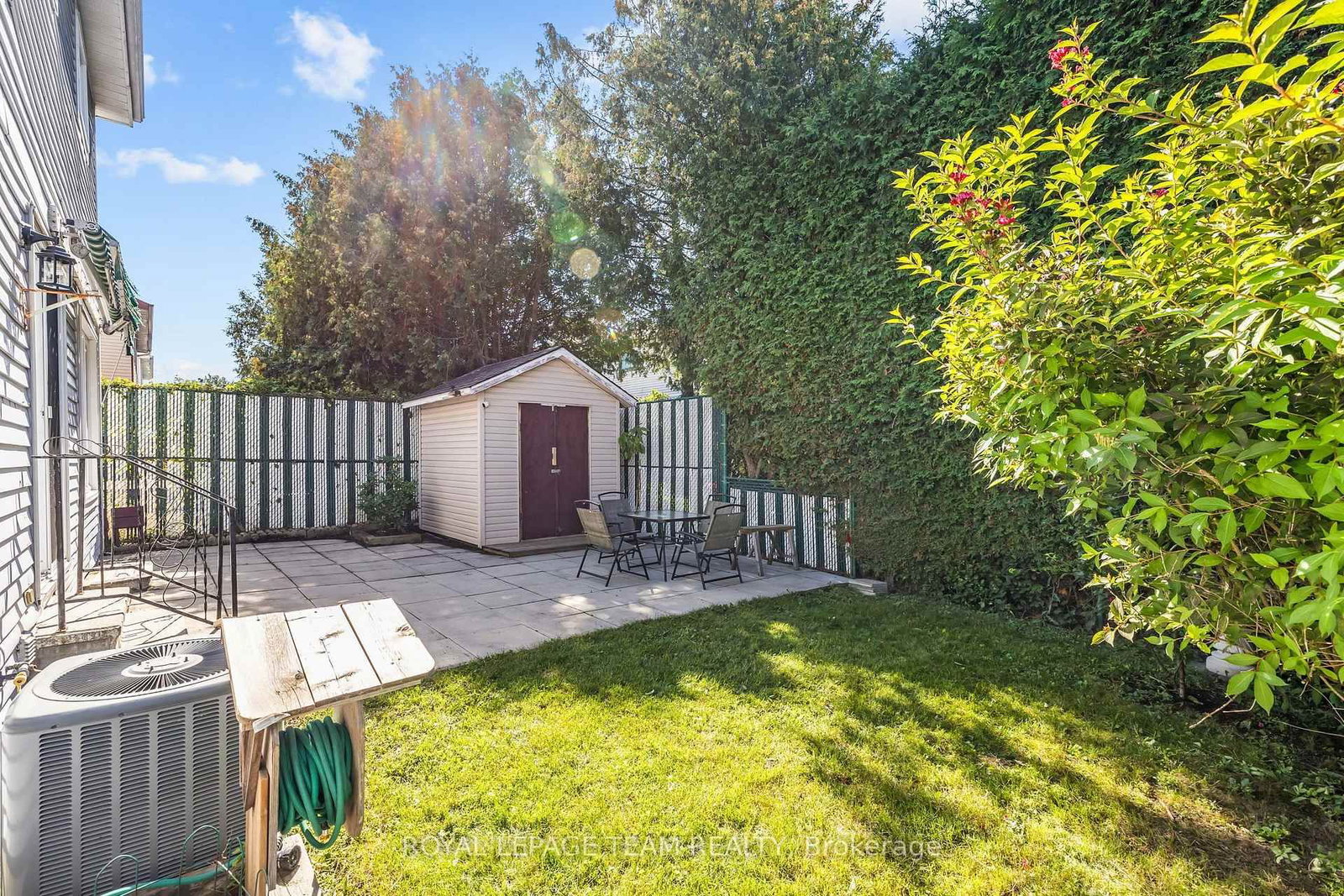 1040 Karsh Drive • Ottawa, ON photo 38
