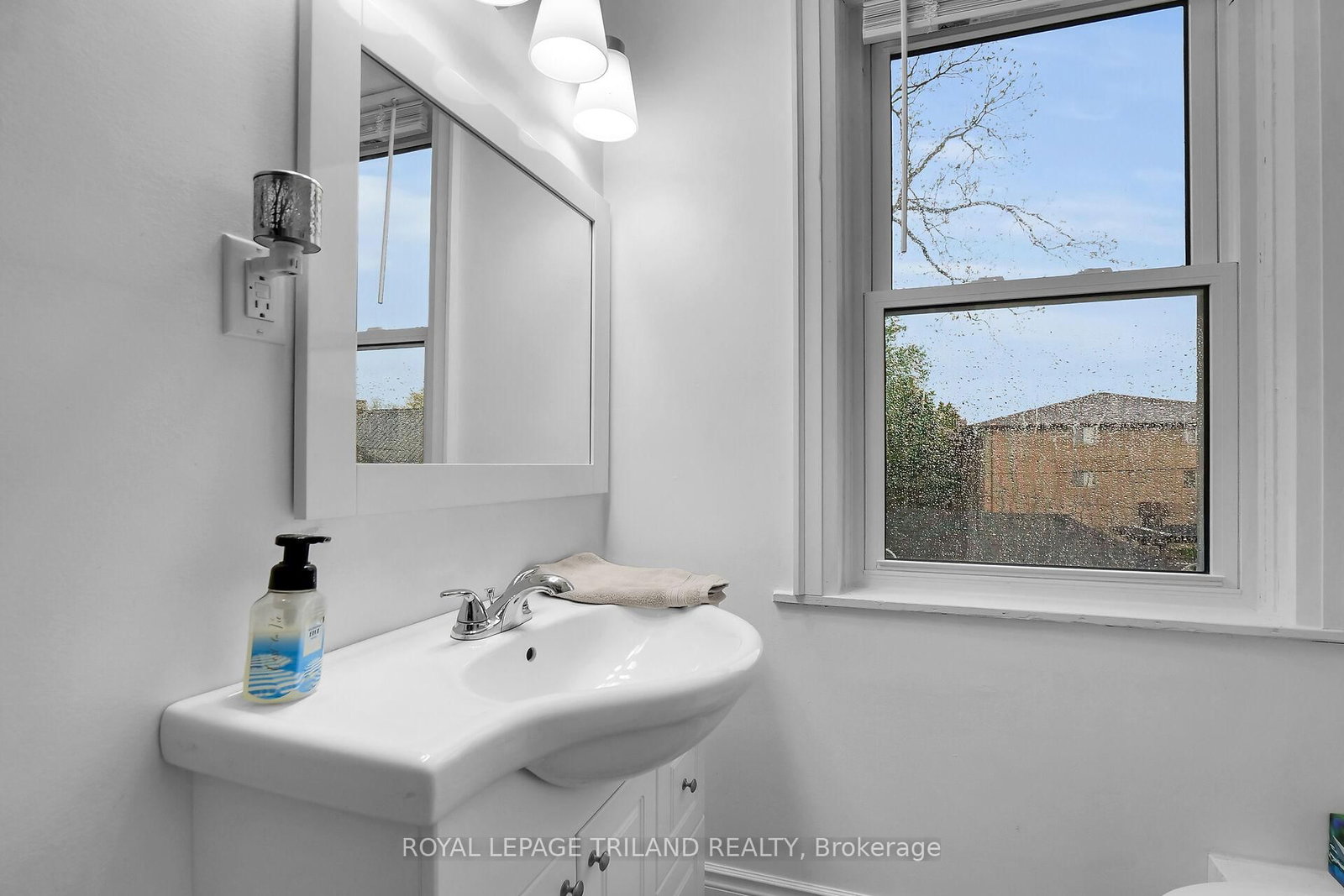 86 Kains Street • St. Thomas, ON photo 24
