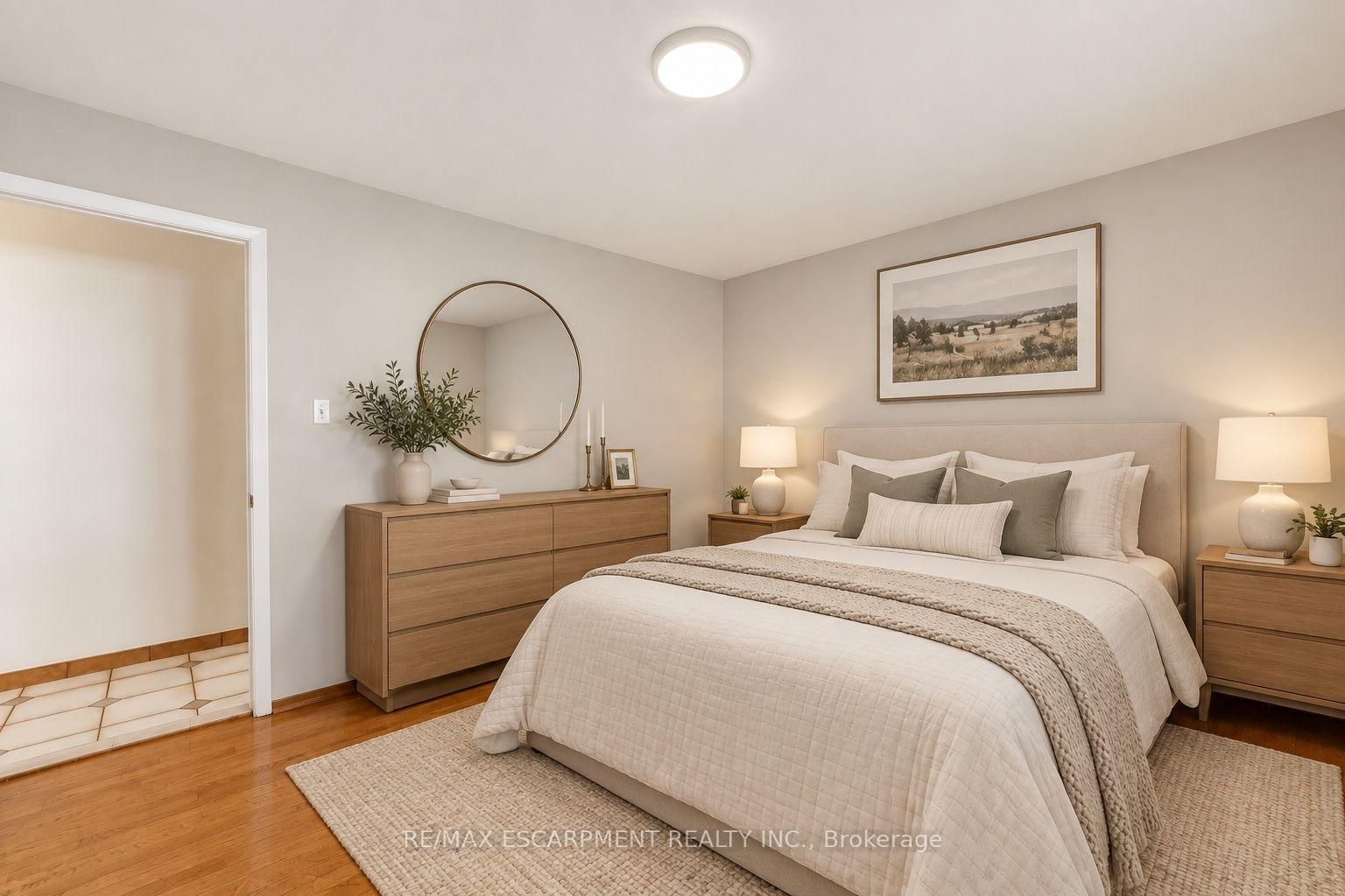 1894 Main Street E • Hamilton, ON photo 13
