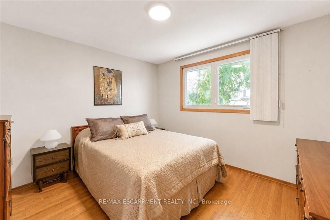 1894 Main Street E • Hamilton, ON photo 16