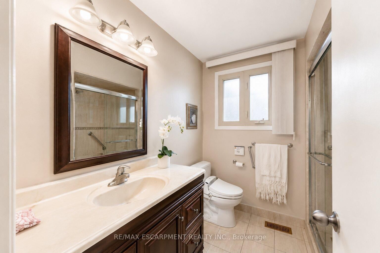 1894 Main Street E • Hamilton, ON photo 19
