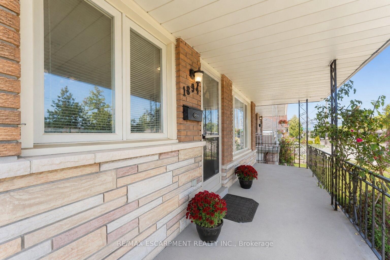 1894 Main Street E • Hamilton, ON photo 2