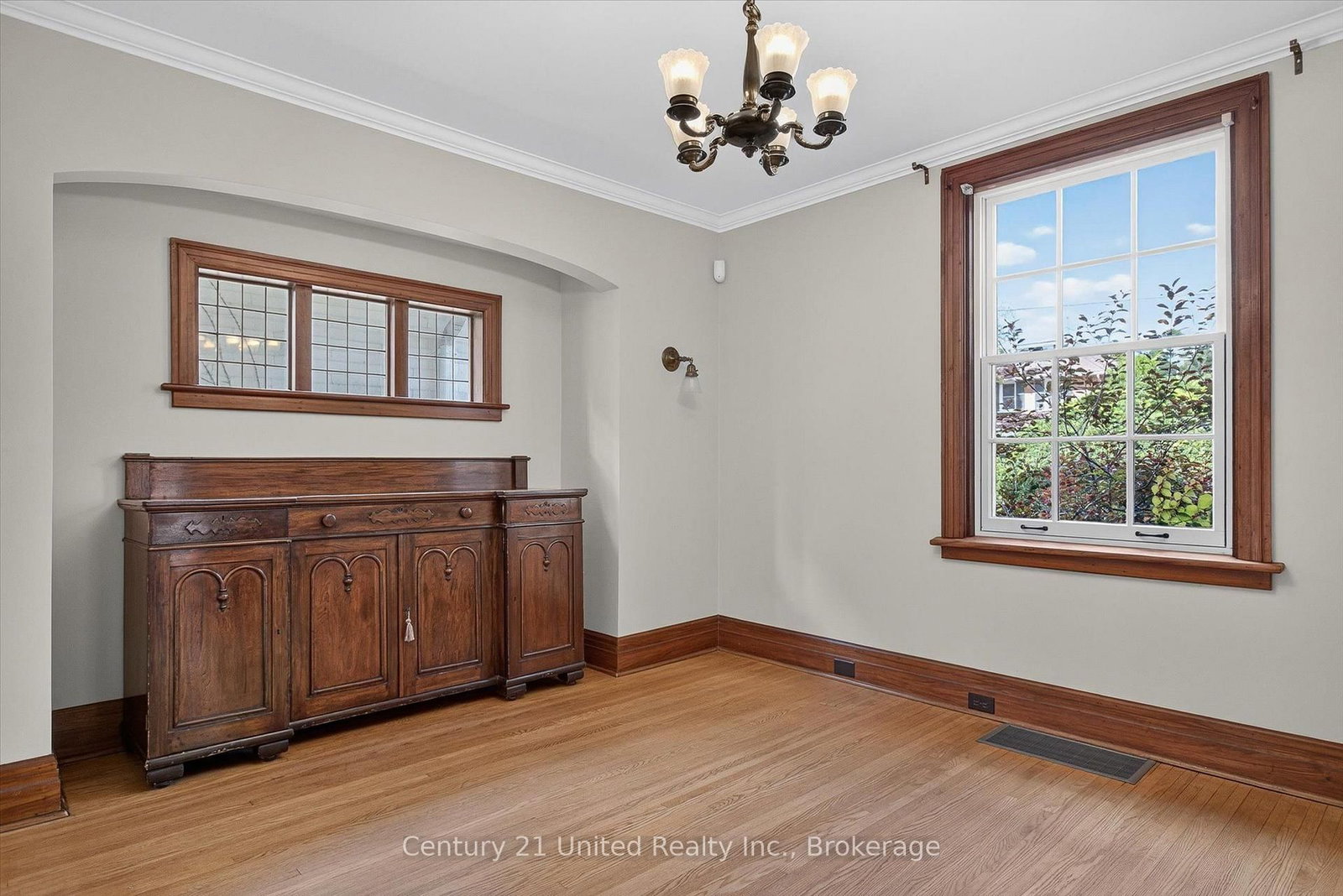 627 Gilmour Street • Peterborough, ON photo 4