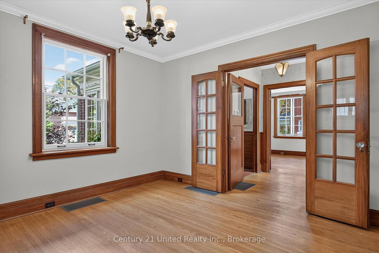 627 Gilmour Street • Peterborough, ON photo 6