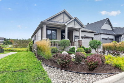 725 Coast Circle • Manotick, ON photo 2