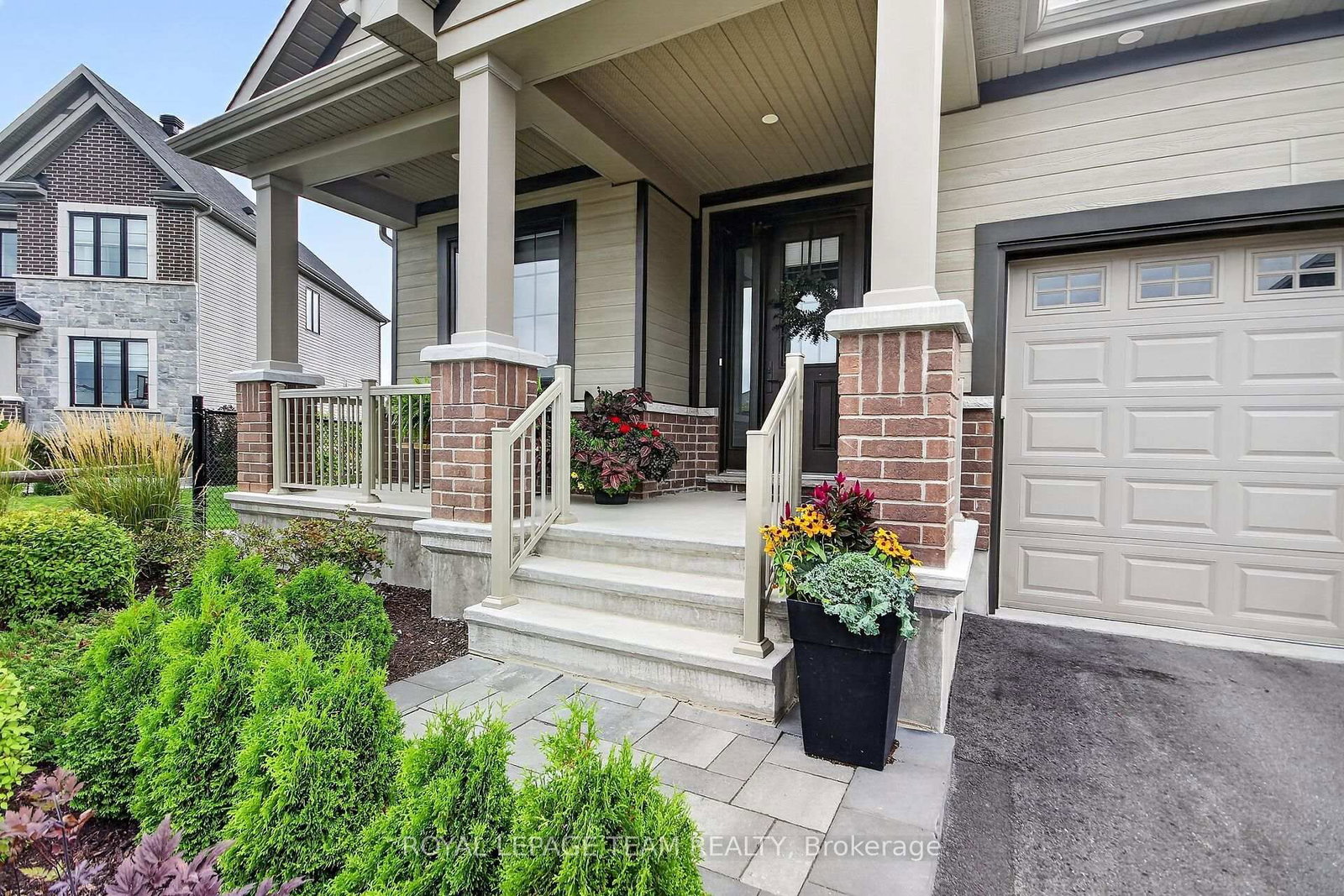 725 Coast Circle • Manotick, ON photo 3