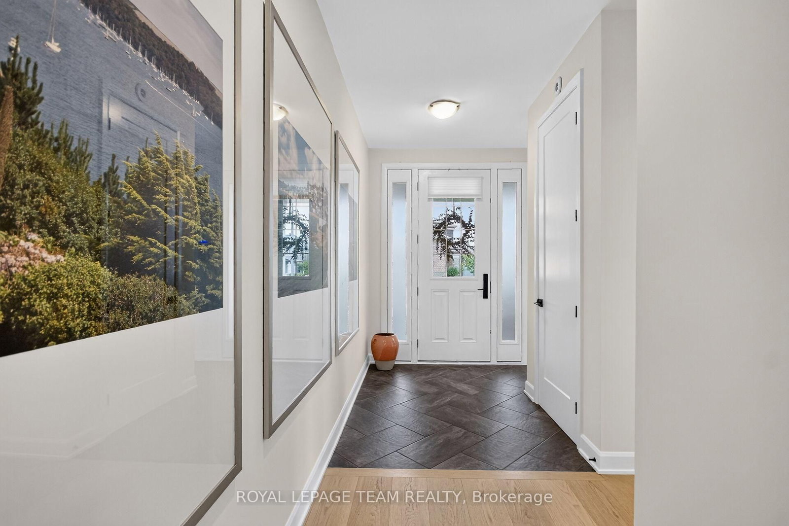 725 Coast Circle • Manotick, ON photo 5