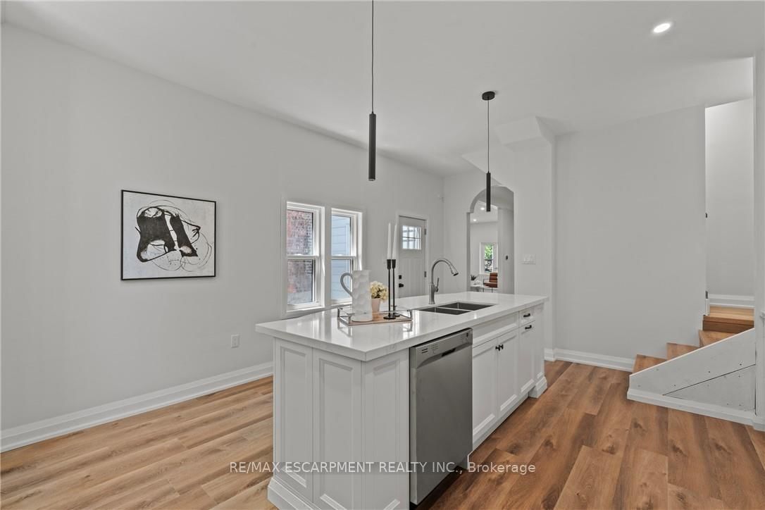 192 VICTORIA Avenue N • Hamilton, ON photo 12