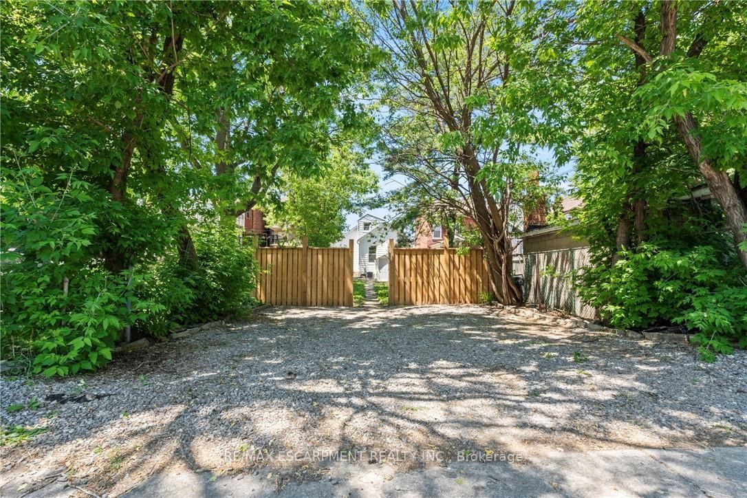 192 VICTORIA Avenue N • Hamilton, ON photo 26