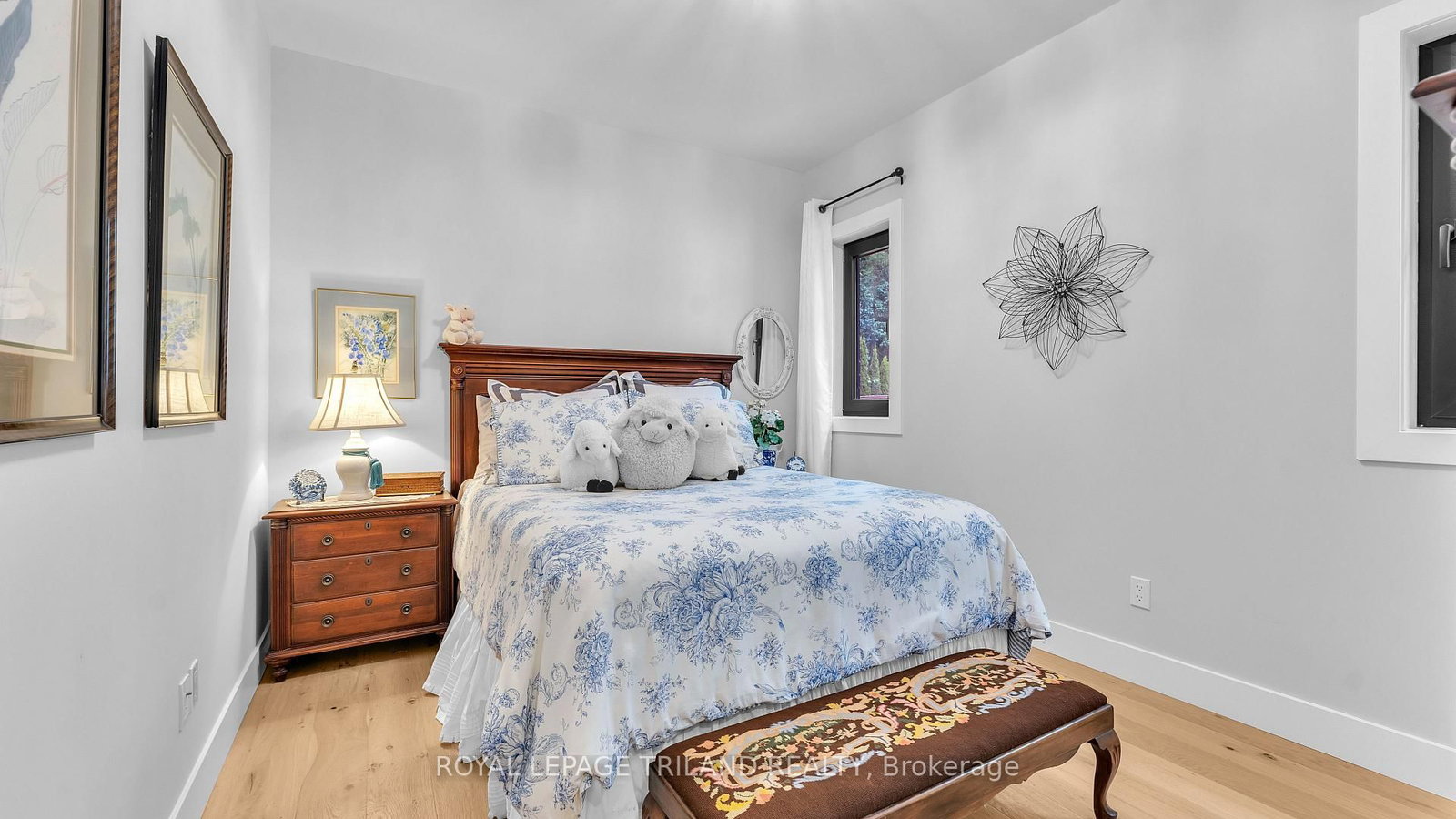 2400 Red Thorne Avenue • London South, ON photo 12