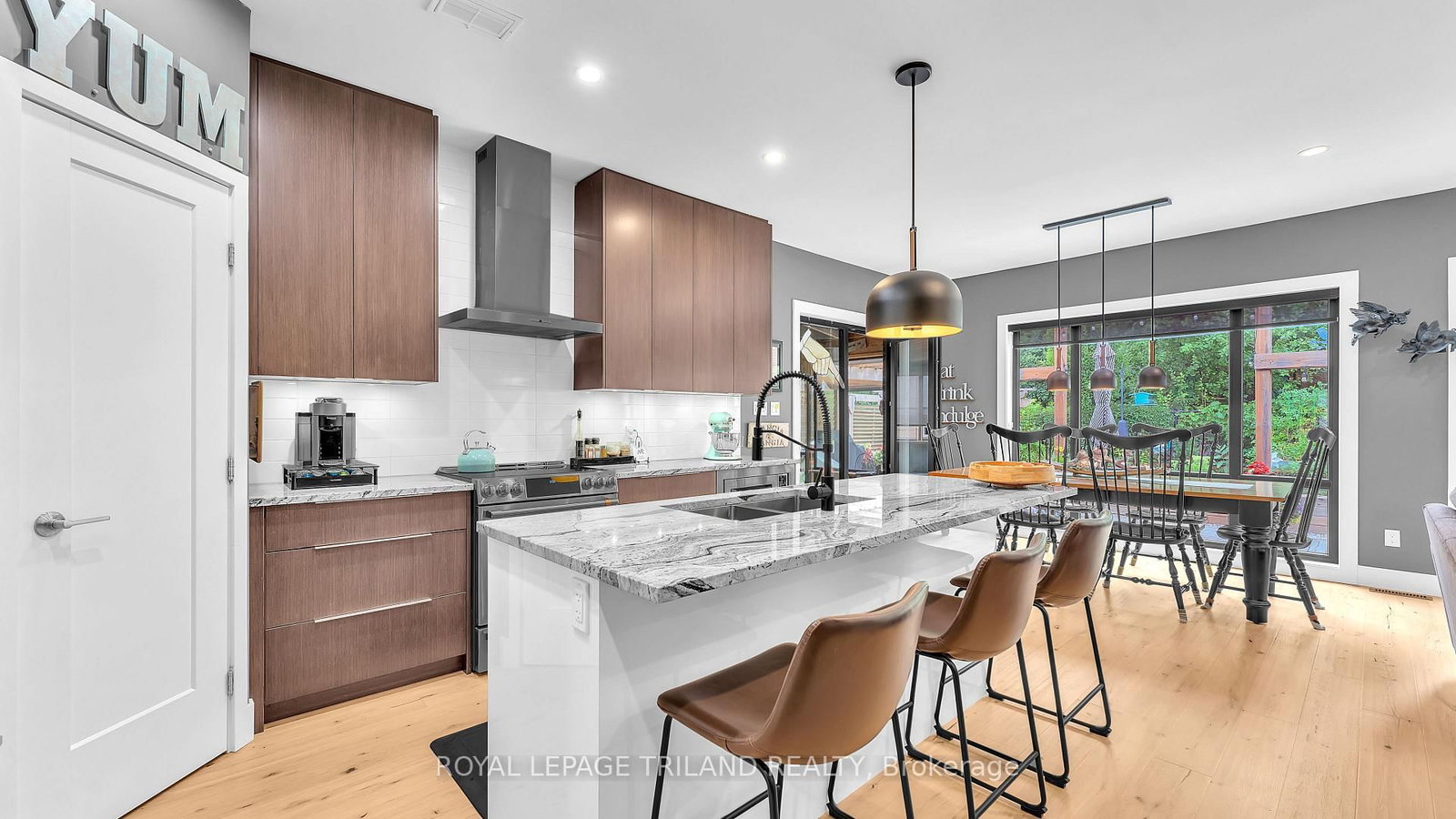 2400 Red Thorne Avenue • London South, ON photo 15