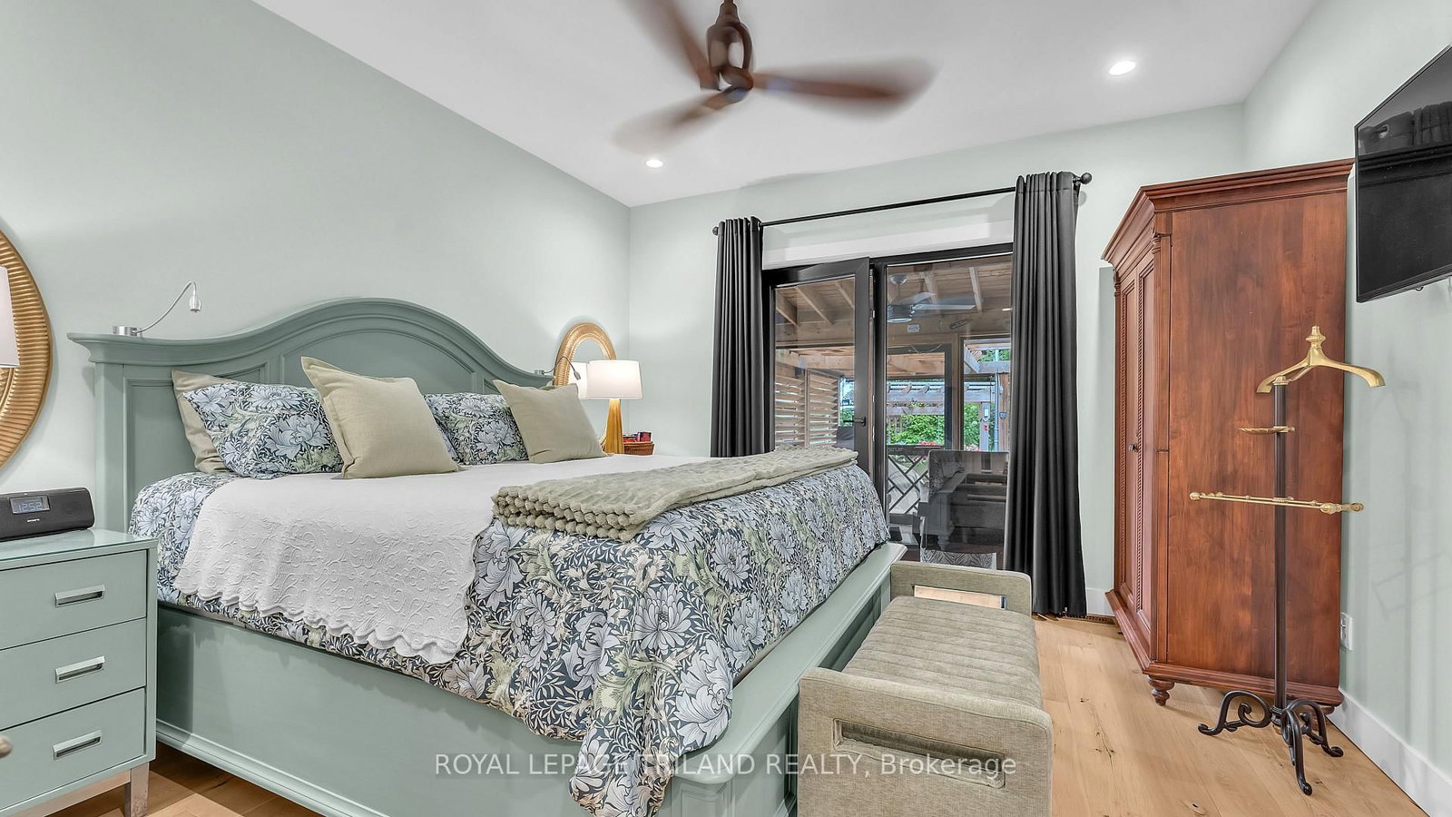 2400 Red Thorne Avenue • London South, ON photo 22