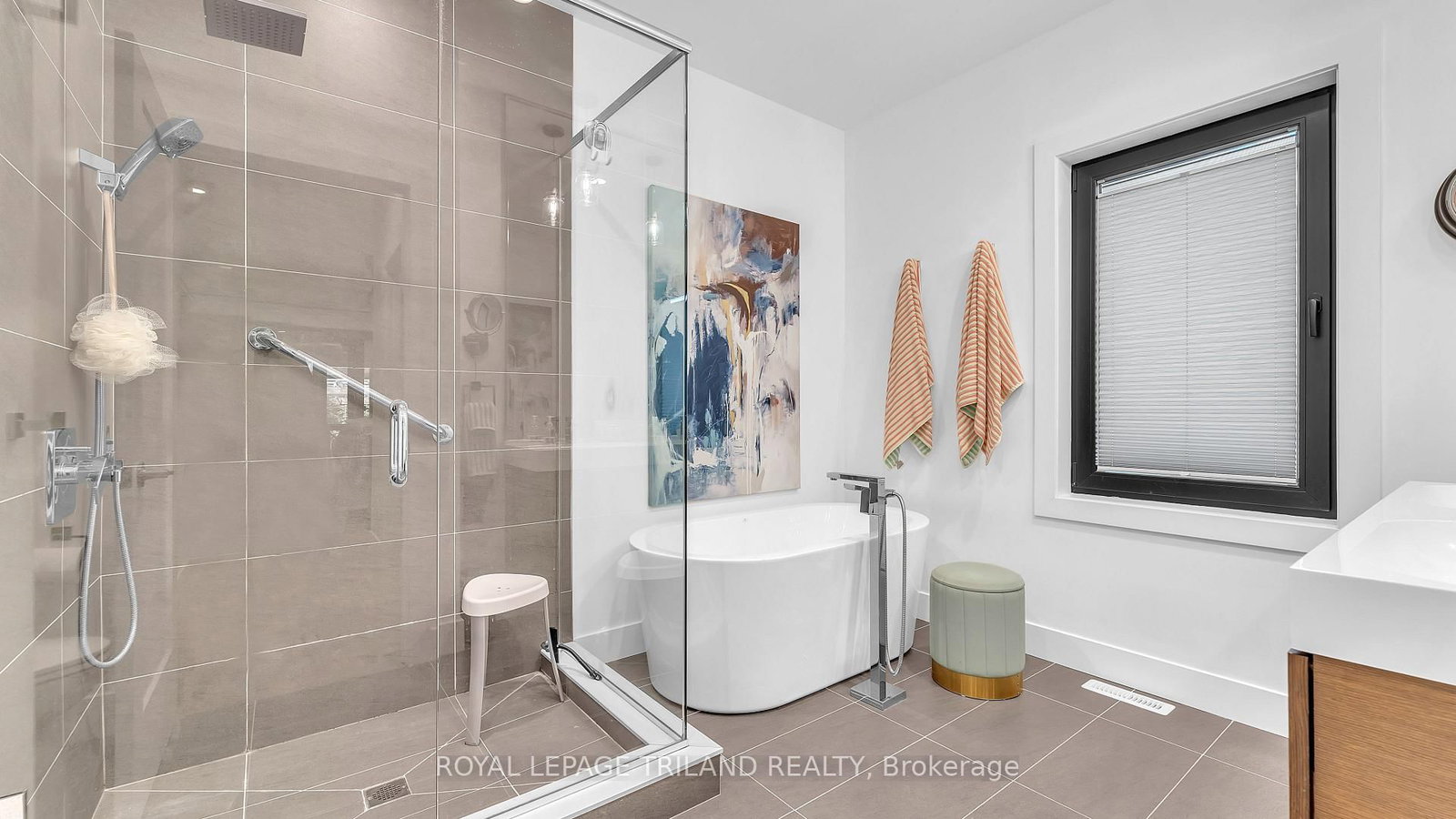 2400 Red Thorne Avenue • London South, ON photo 24