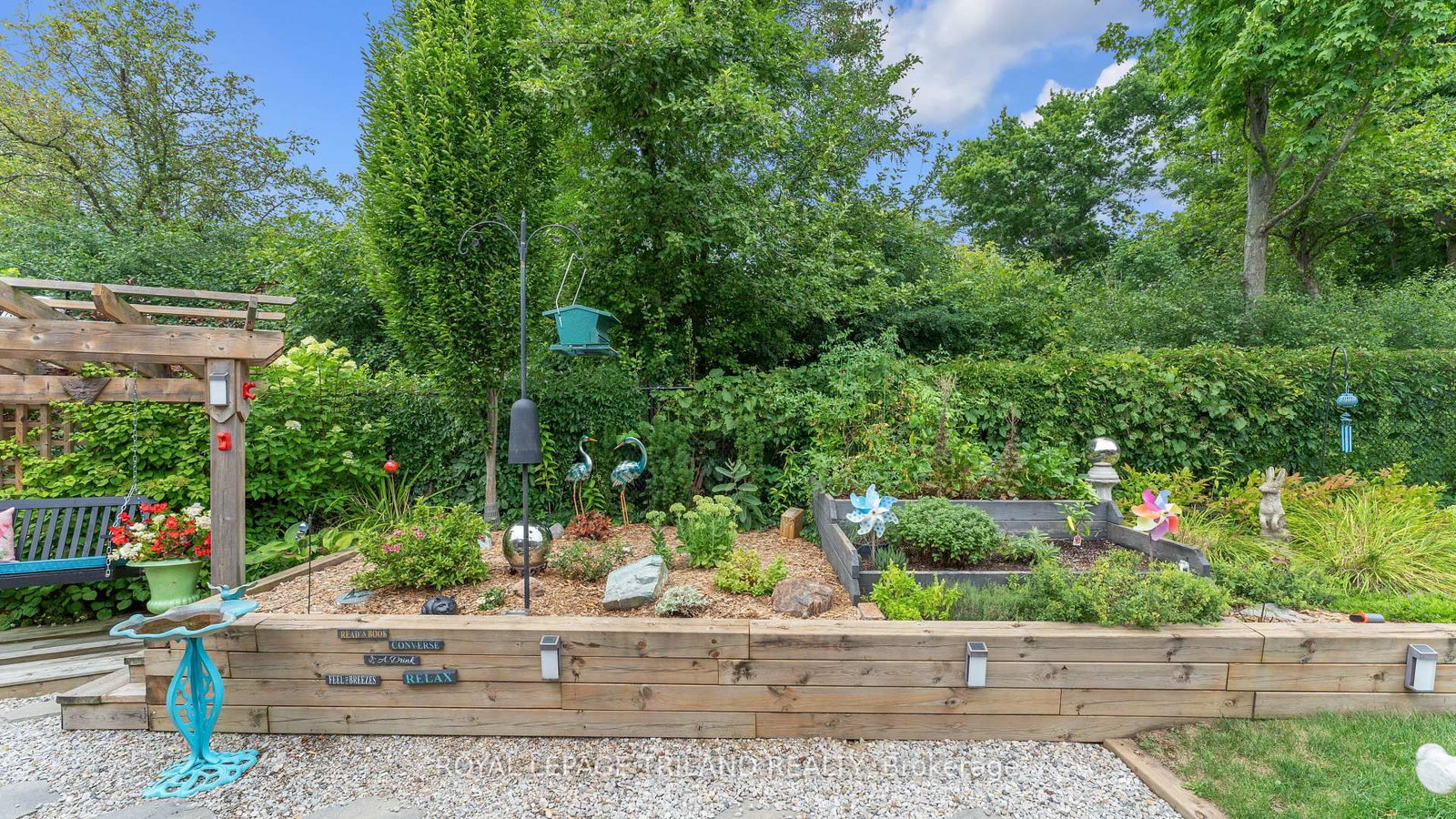 2400 Red Thorne Avenue • London South, ON photo 36