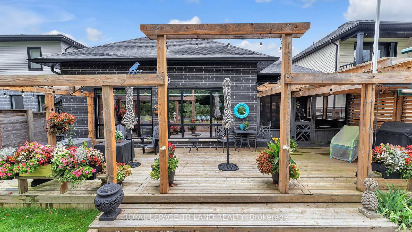 2400 Red Thorne Avenue • London South, ON photo 38