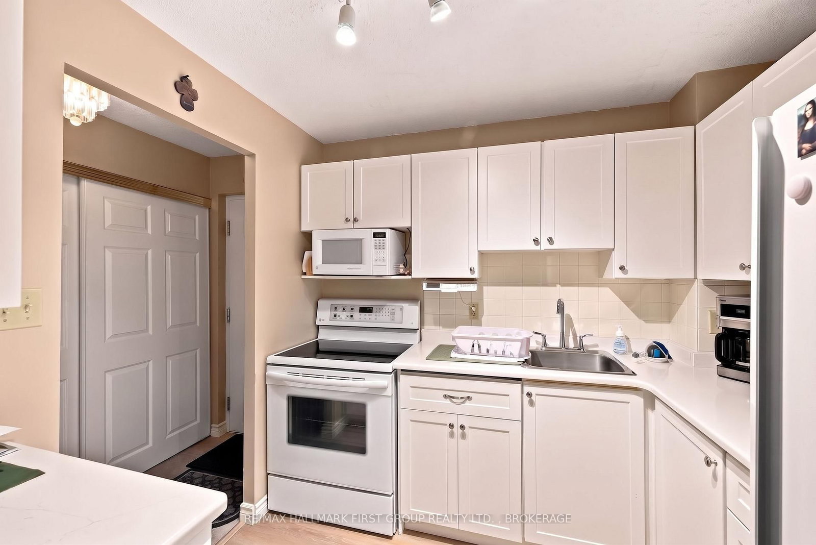 14 Greenview Drive • #204 • Kingston, ON photo 13