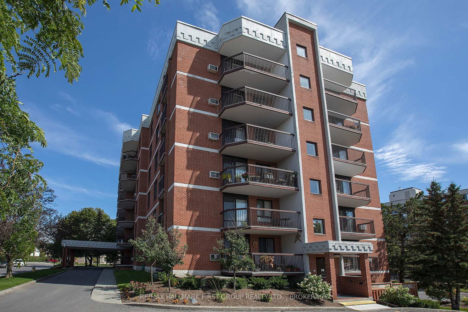 14 Greenview Drive • #204 • Kingston, ON photo 2