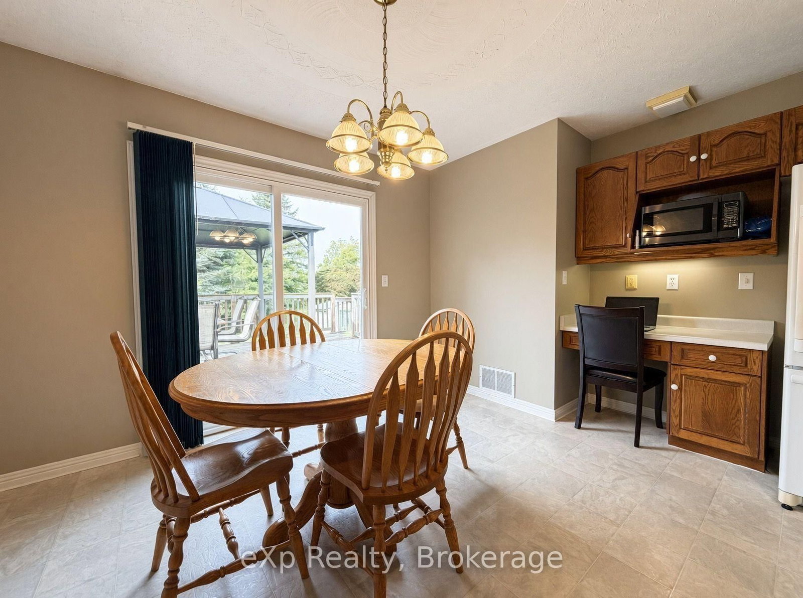 23 Willow Street • Brockton, ON photo 6