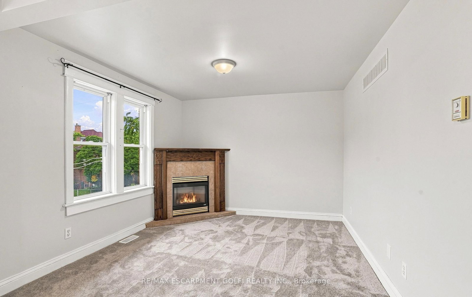 52 Kensington Avenue N • Hamilton, ON photo 16