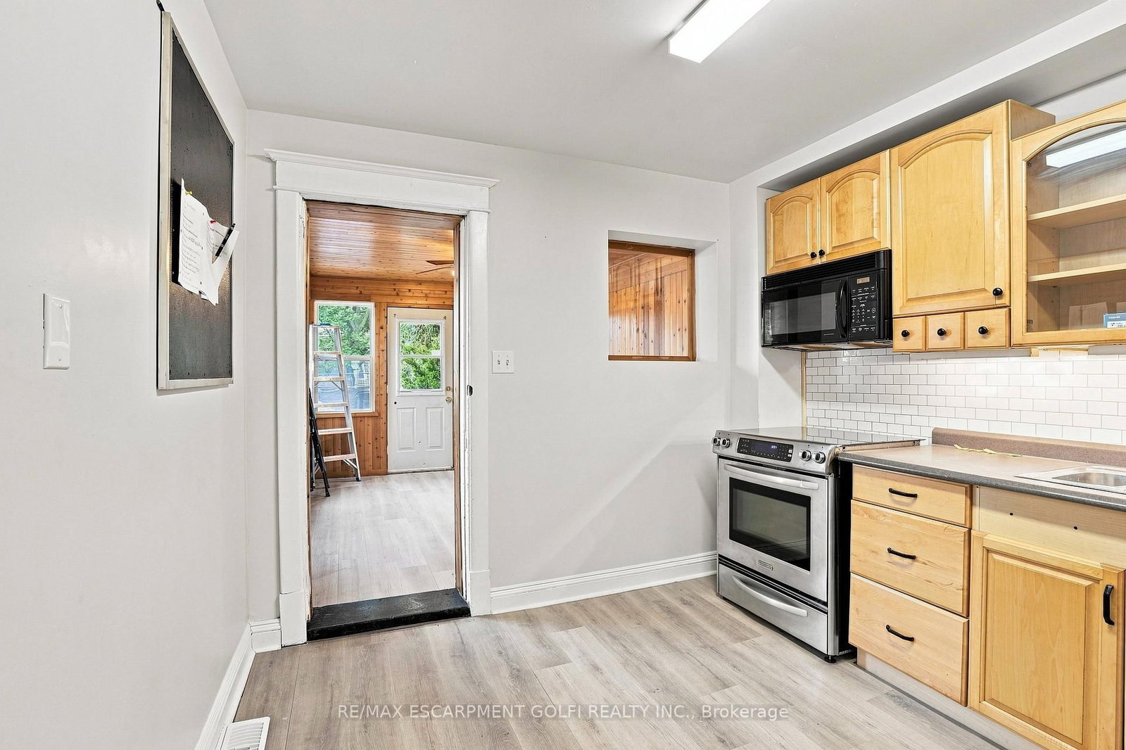 52 Kensington Avenue N • Hamilton, ON photo 21