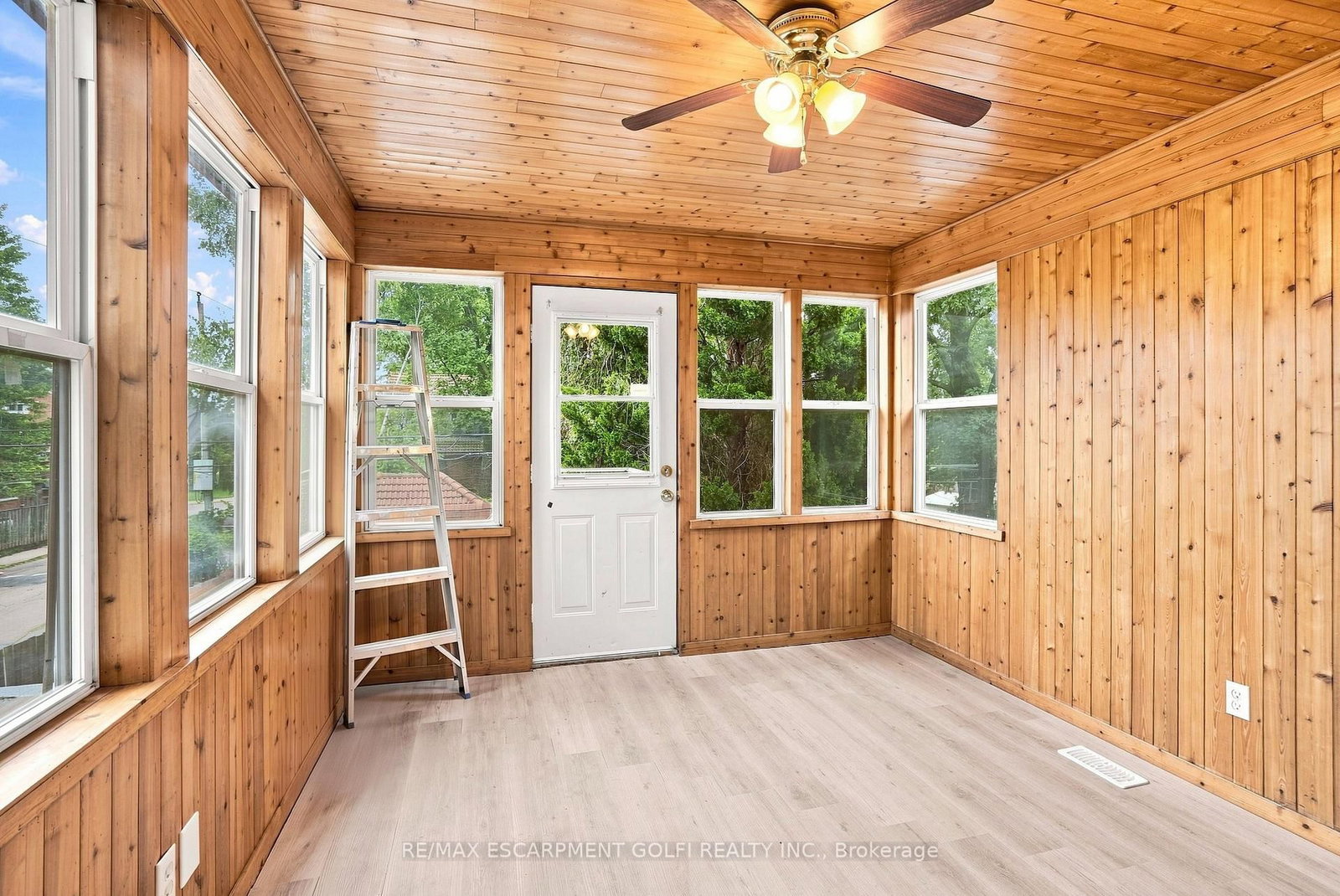 52 Kensington Avenue N • Hamilton, ON photo 24
