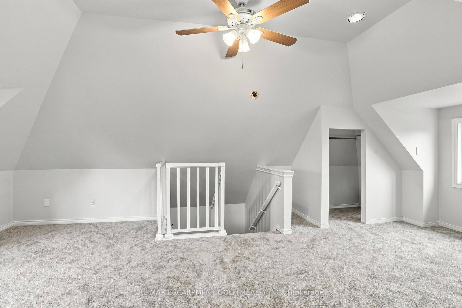 52 Kensington Avenue N • Hamilton, ON photo 29