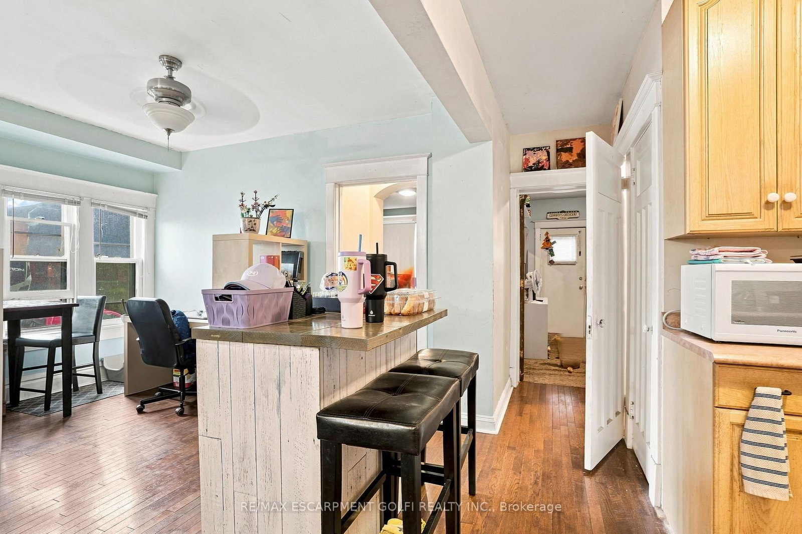52 Kensington Avenue N • Hamilton, ON photo 8
