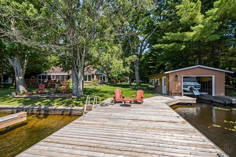 1019 Maplewood Road W