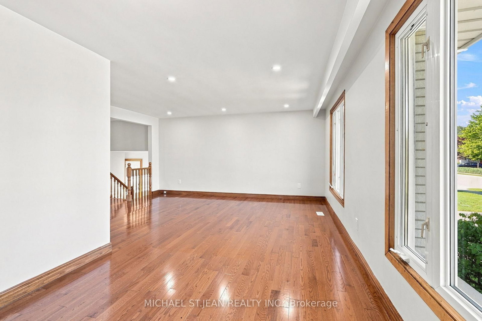 14 Green Forest Drive • Hamilton, ON photo 10