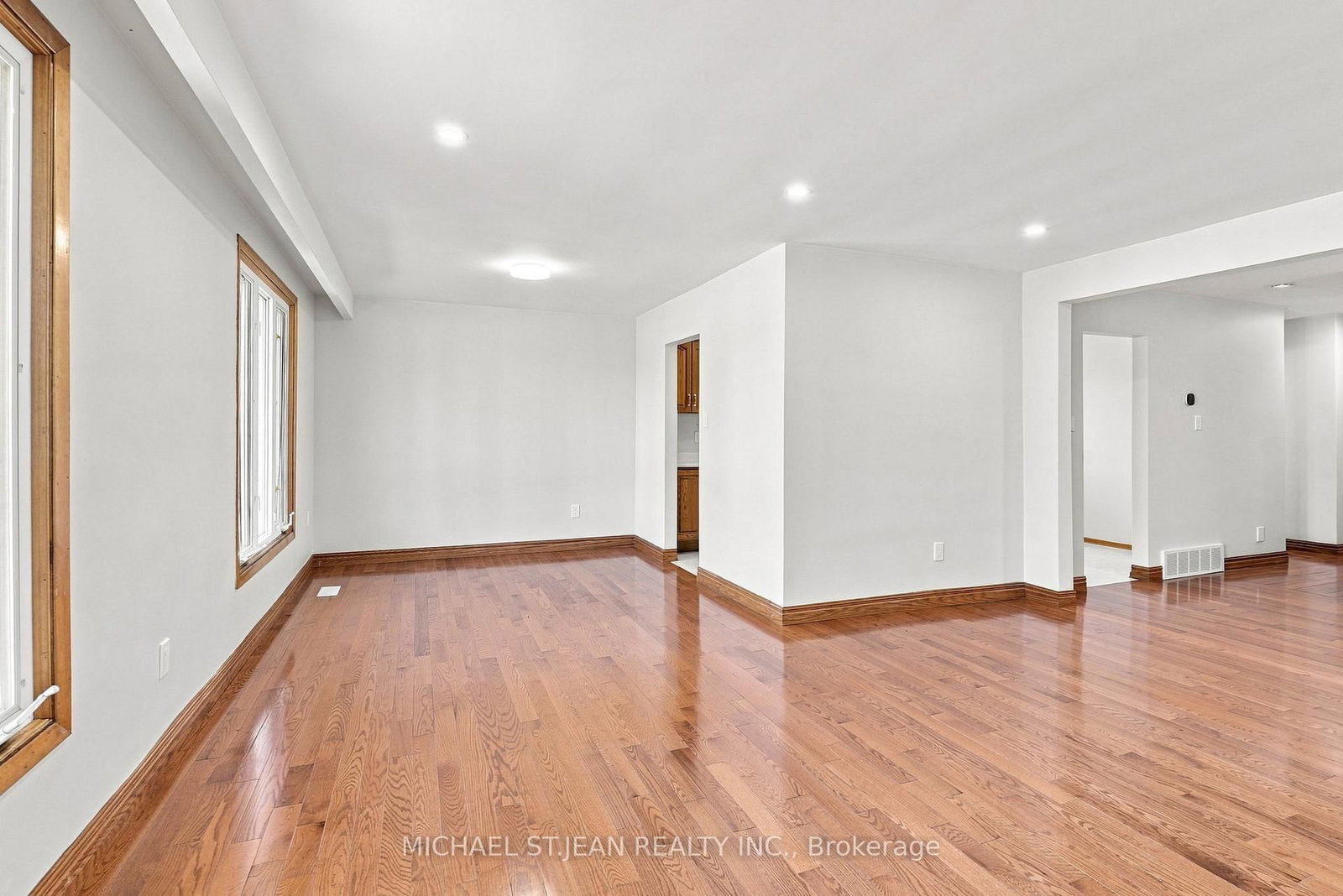 14 Green Forest Drive • Hamilton, ON photo 12