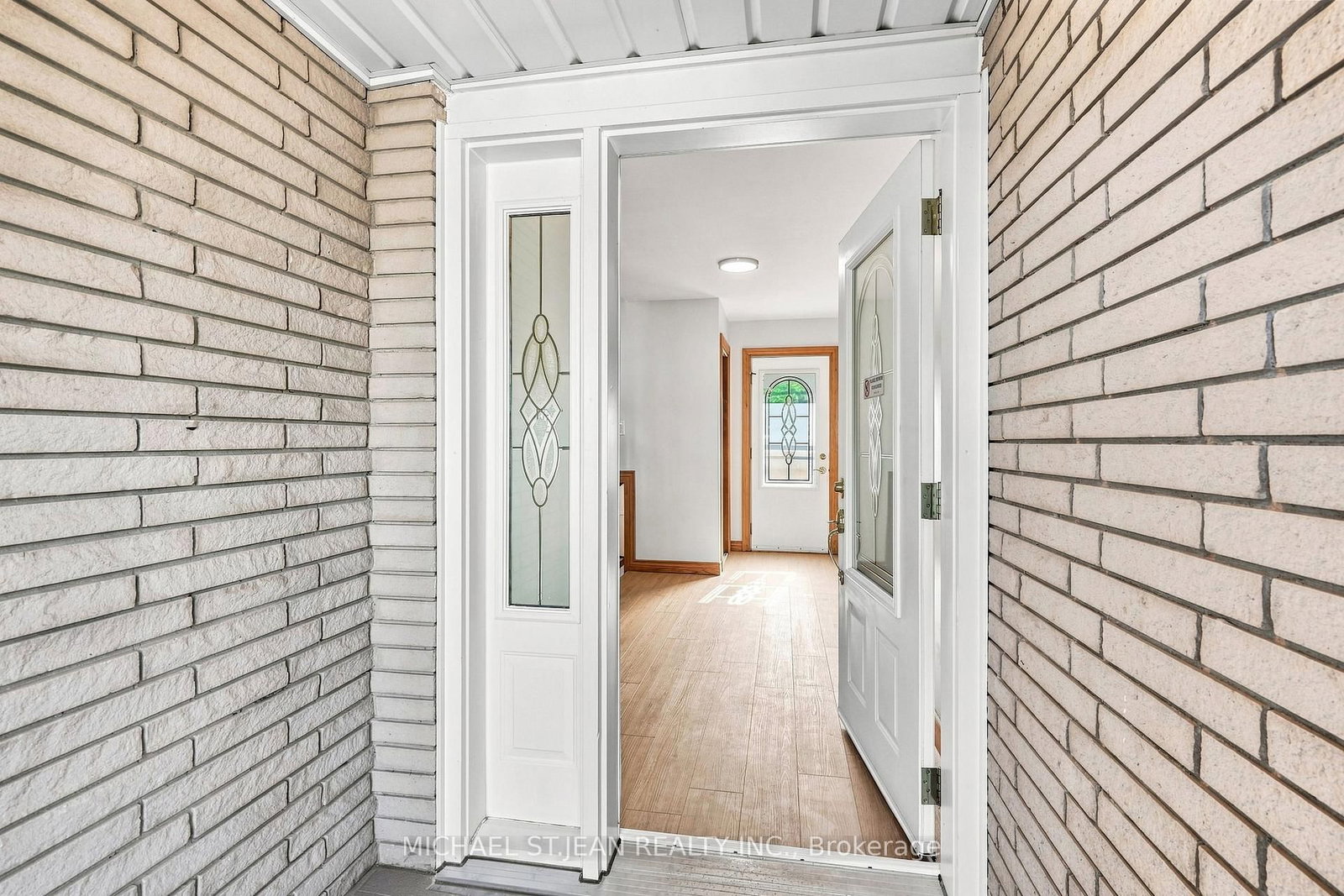 14 Green Forest Drive • Hamilton, ON photo 3