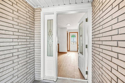14 Green Forest Drive • Hamilton, ON photo 3