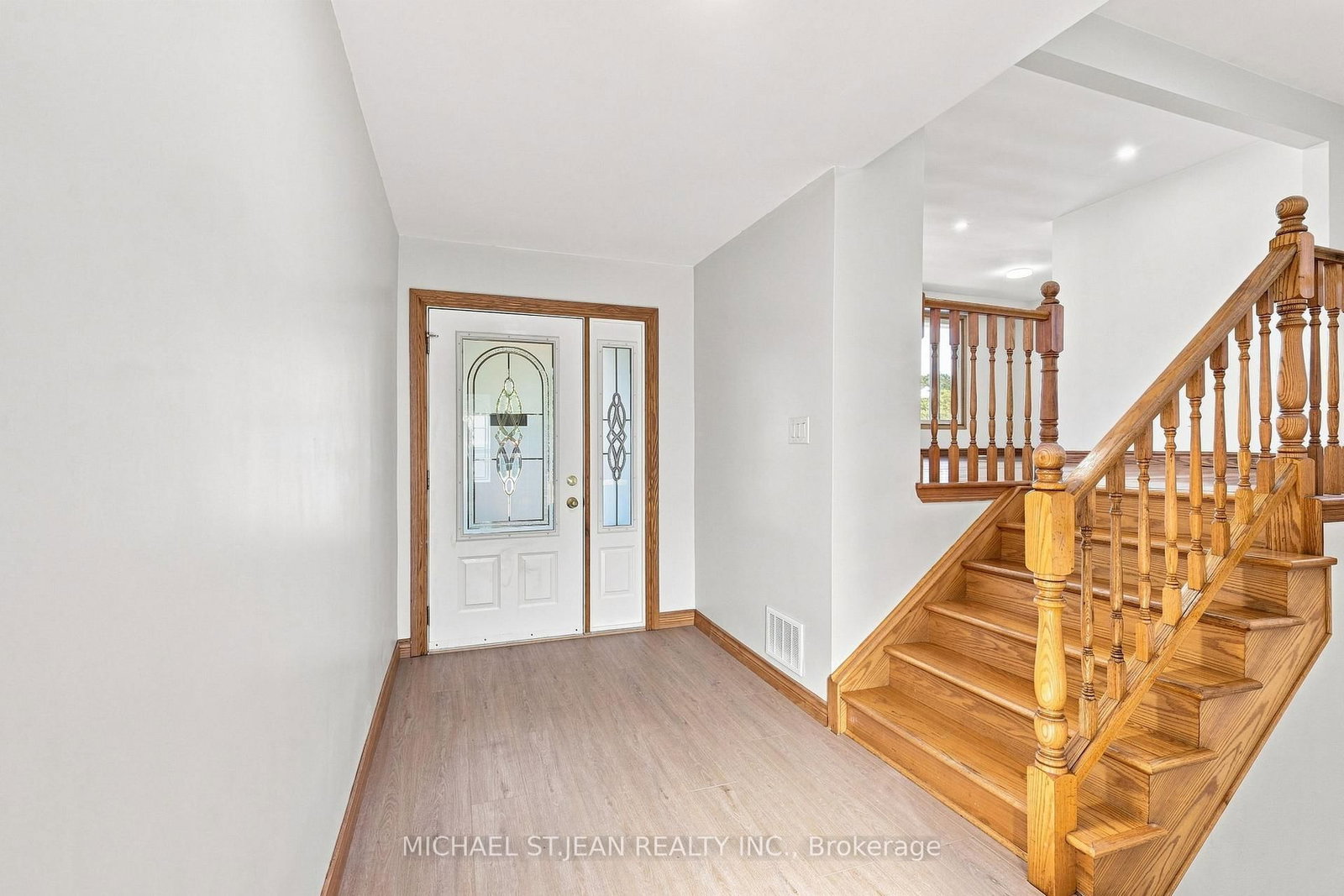 14 Green Forest Drive • Hamilton, ON photo 4
