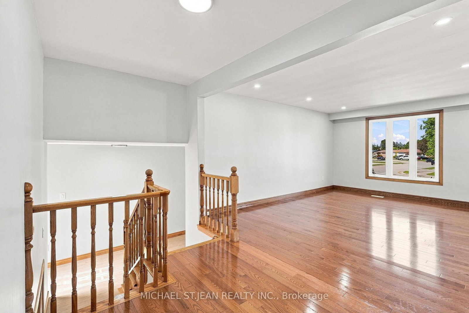 14 Green Forest Drive • Hamilton, ON photo 6